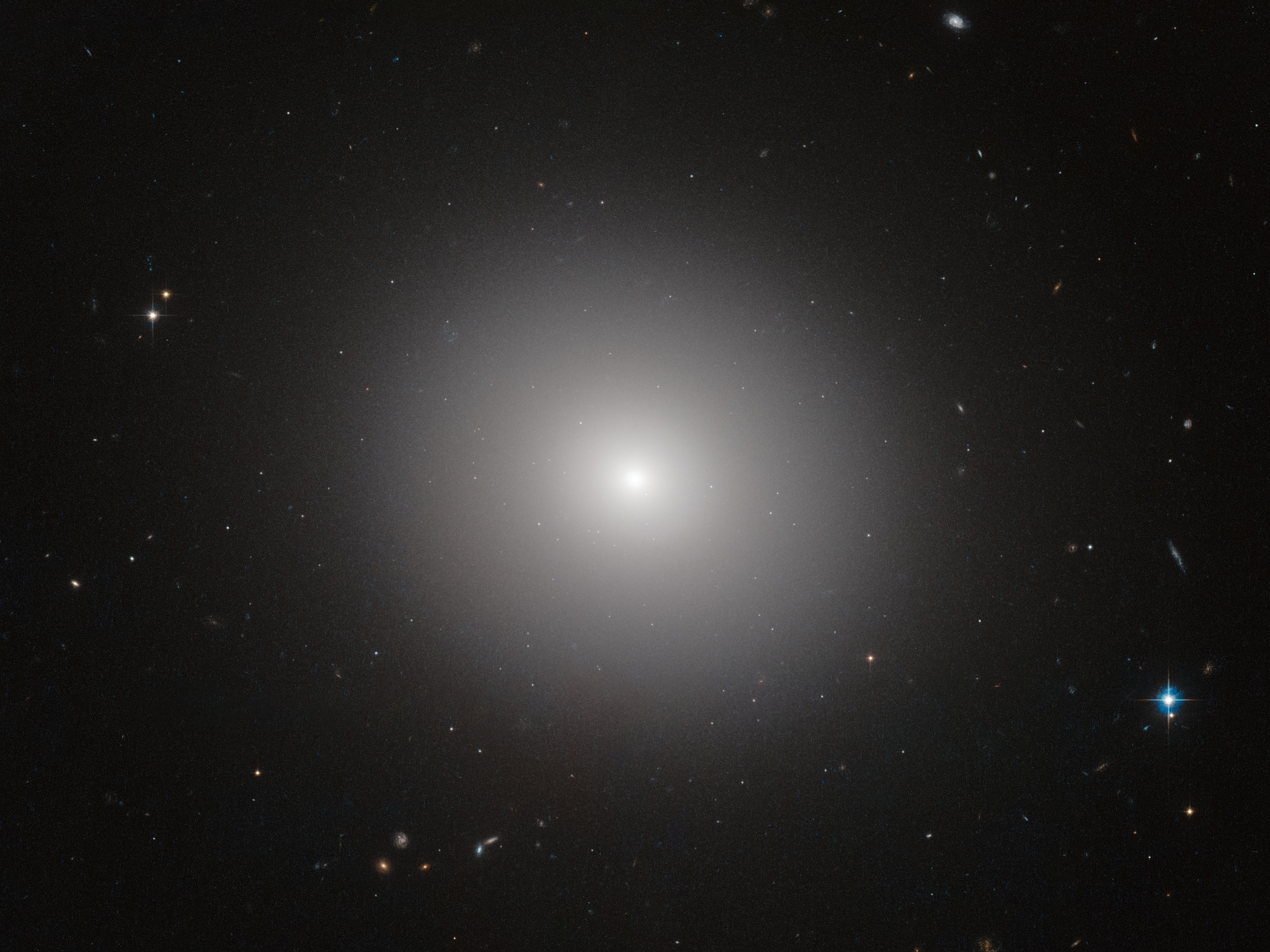 Elliptical Galaxy IC 2006 ESO