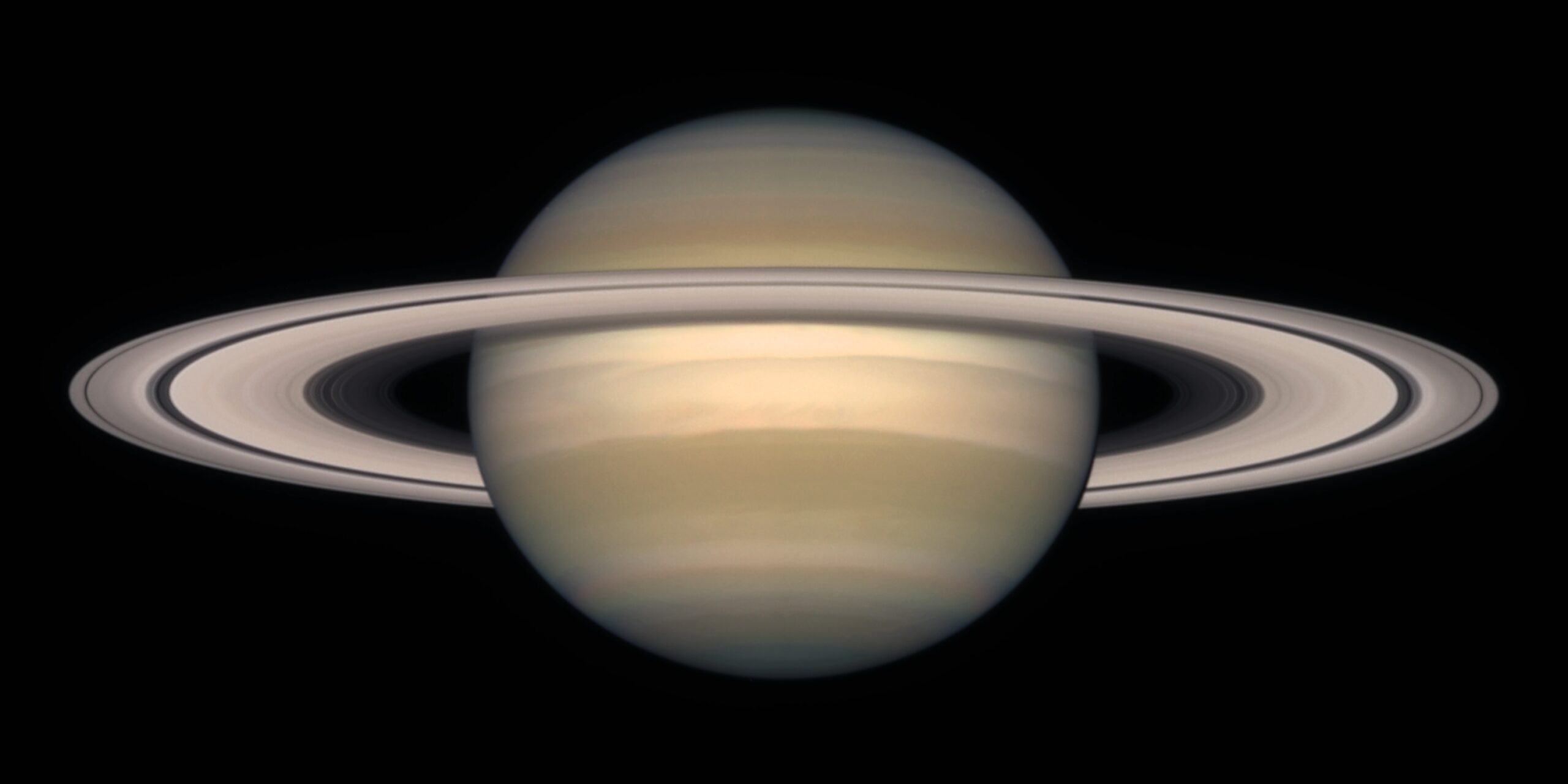 Saturn On October 1997 ESA Hubble